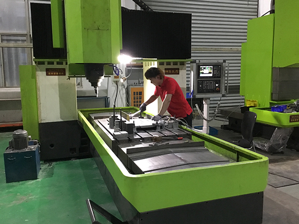 摩擦焊機(jī)焊接時(shí)噪音過大怎么處理呢？