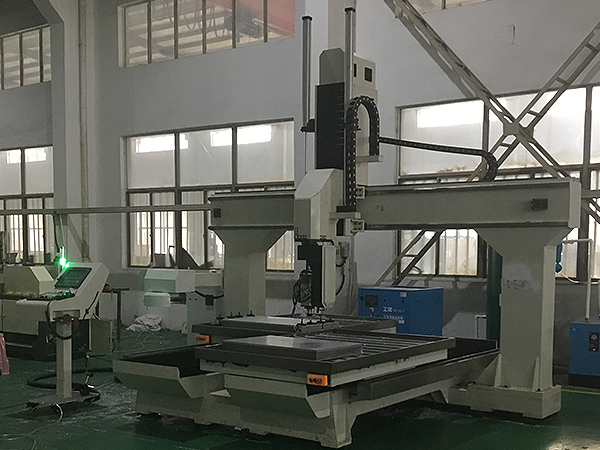 龍門加工中心采購的時候需要注意什么？