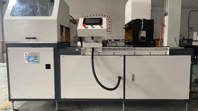 全自動(dòng)切割機(jī)的操作安全有哪些？