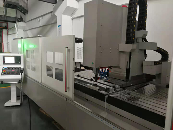 cnc加工中心自動(dòng)換刀裝置由哪些部件組成的？-科鼎鑫