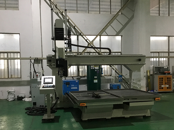 五軸數(shù)控加工中心與三軸相比有哪些區(qū)別呢？-科鼎數(shù)控